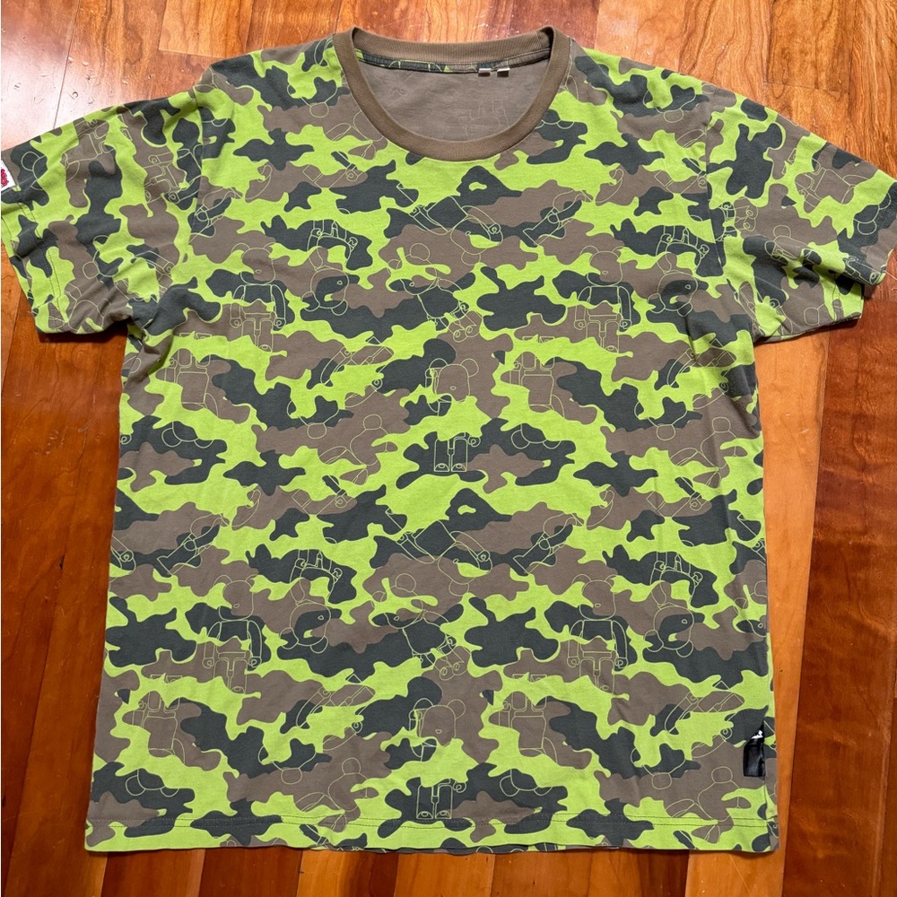 Uniqlo bearbrick medicom camo t shirt large